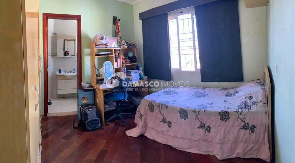 Sobrado à venda 3 Quartos, 3 Suites, 6 Vagas, 251M², Olímpico, São Caetano do Sul - SP