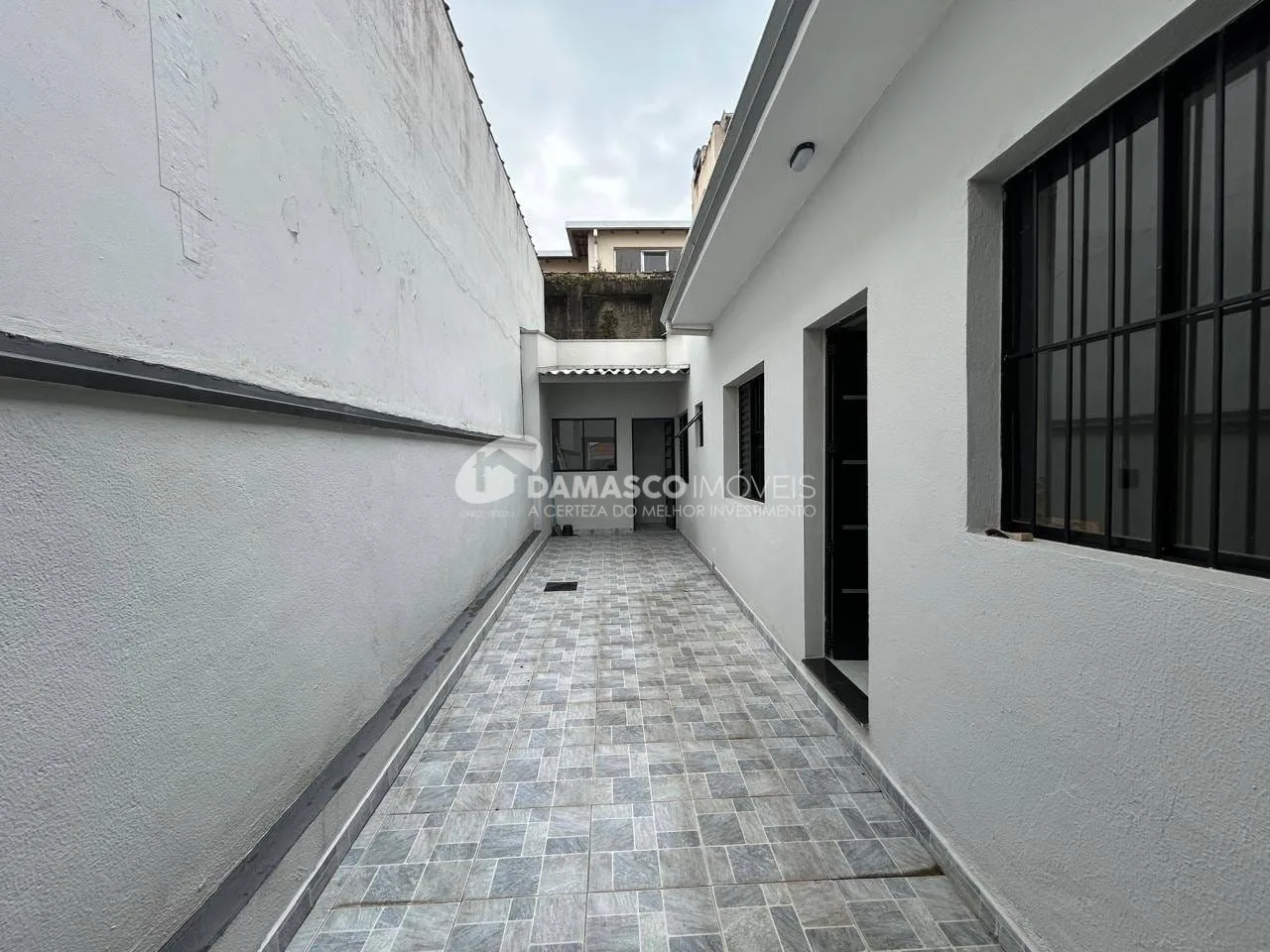 Casa Térrea Reformada à Venda na Nova Gerty, São Caetano do Sul | 2 Dormitórios | 2 Vagas