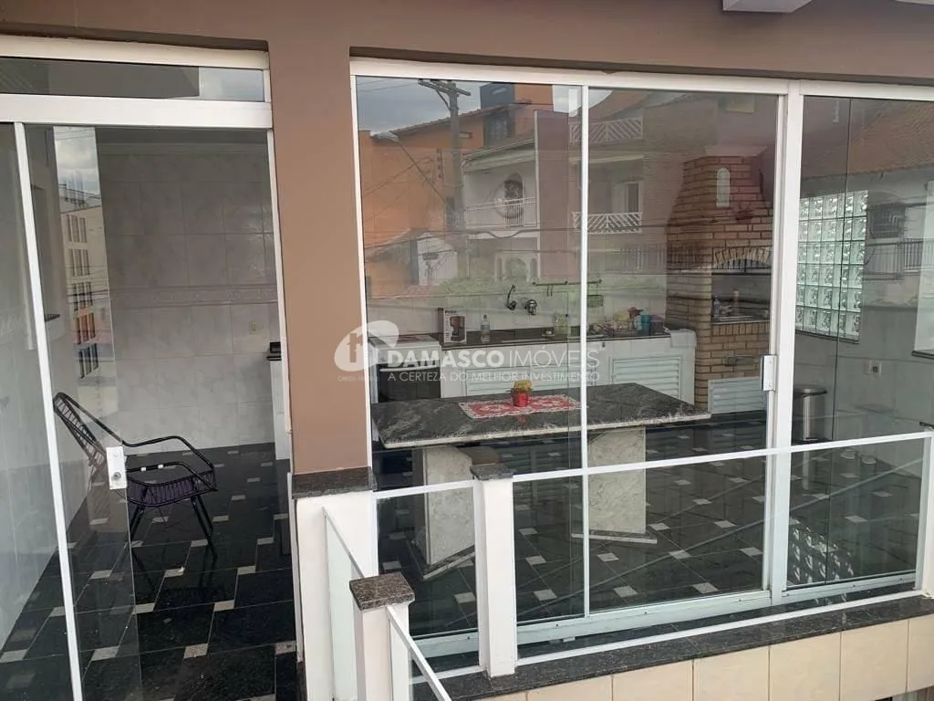 Sobrado à venda 3 Quartos, 1 Suite, 2 Vagas, 250M², Sítio da Figueira, São Paulo - SP