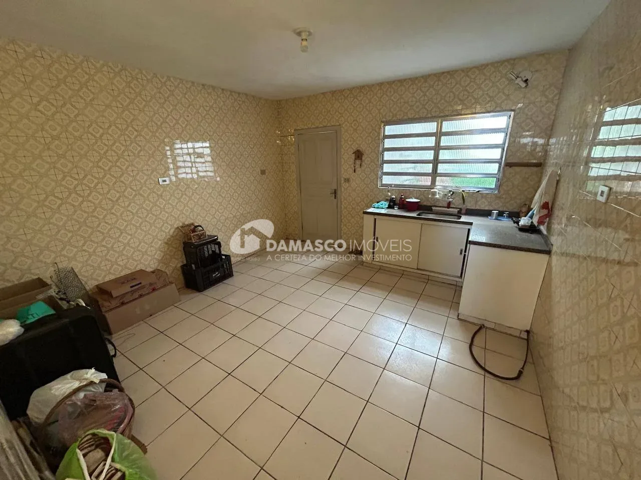 Sobrado à  venda com 178m² de área útil, 2 quartos, 3 vagas, próximo do Complexo Poliesportivo Lauro Gomes, no Bairro Olímpico, em São Caetano do Sul, SP