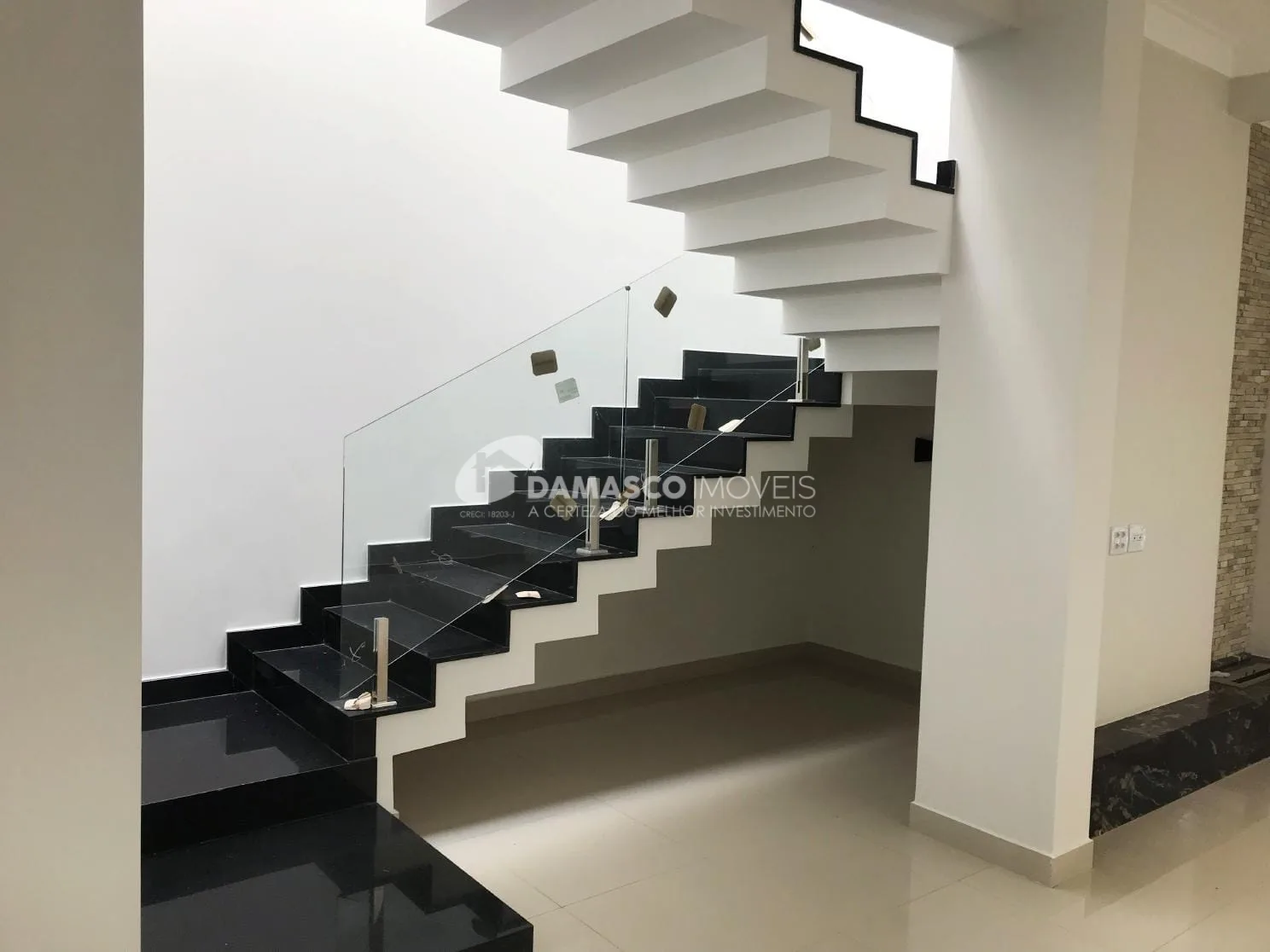 Sobrado à venda 3 Quartos, 3 Suites, 3 Vagas, 260M², Santa Maria, São Caetano do Sul - SP