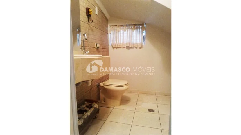 Sobrado à venda 3 Quartos, 1 Suite, 5 Vagas, 226M², Santa Maria, Santo André - SP