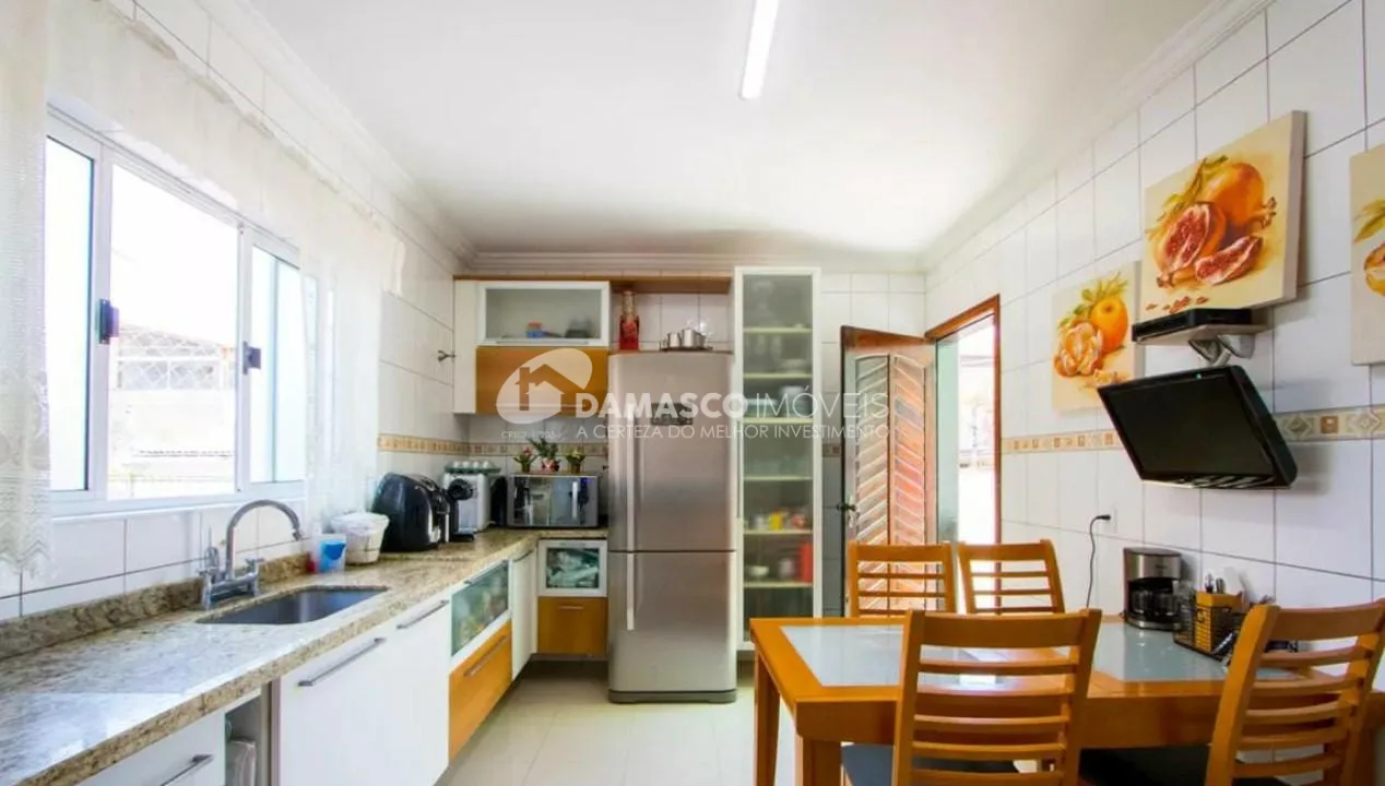 Sobrado à venda 3 Quartos, 1 Suite, 4 Vagas, 207M², Campestre, Santo André - SP
