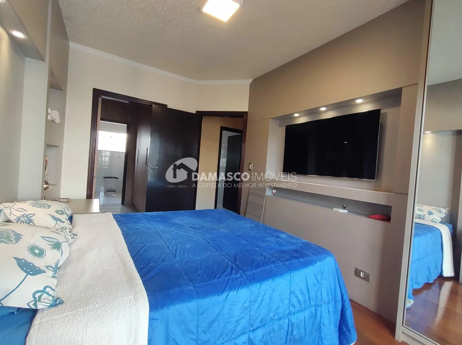 Sobrado à venda 3 Quartos, 1 Suite, 15 Vagas, 296M², Santa Maria, São Caetano do Sul - SP