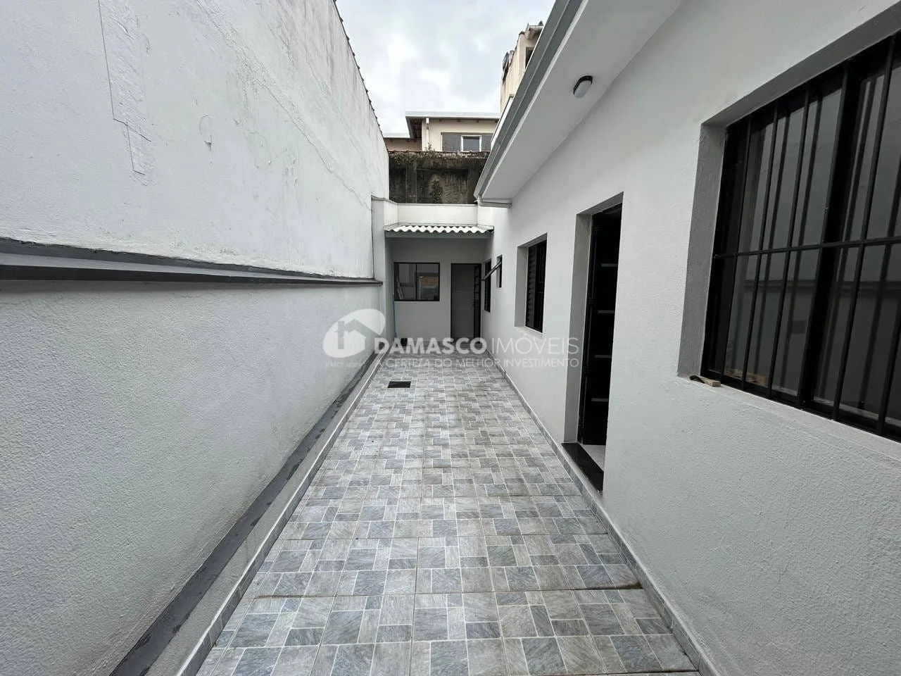 Casa Térrea Reformada à Venda na Nova Gerty, São Caetano do Sul | 2 Dormitórios | 2 Vagas