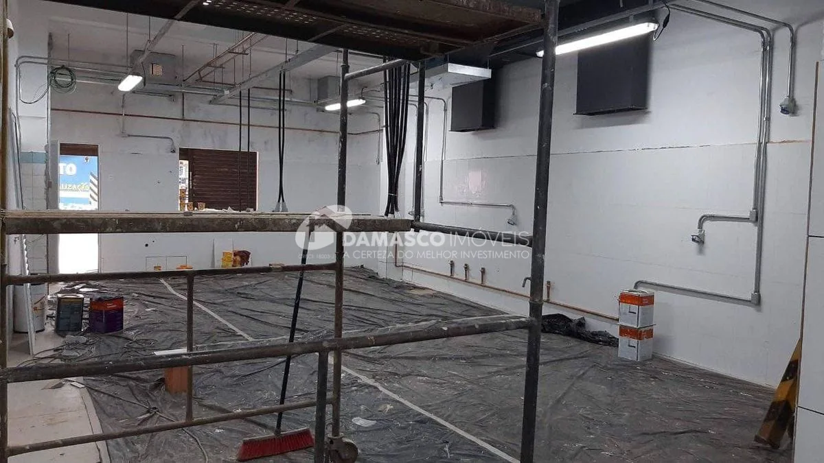 Prédio Residencial e Comercial no Bairro Santa Maria em Santo André