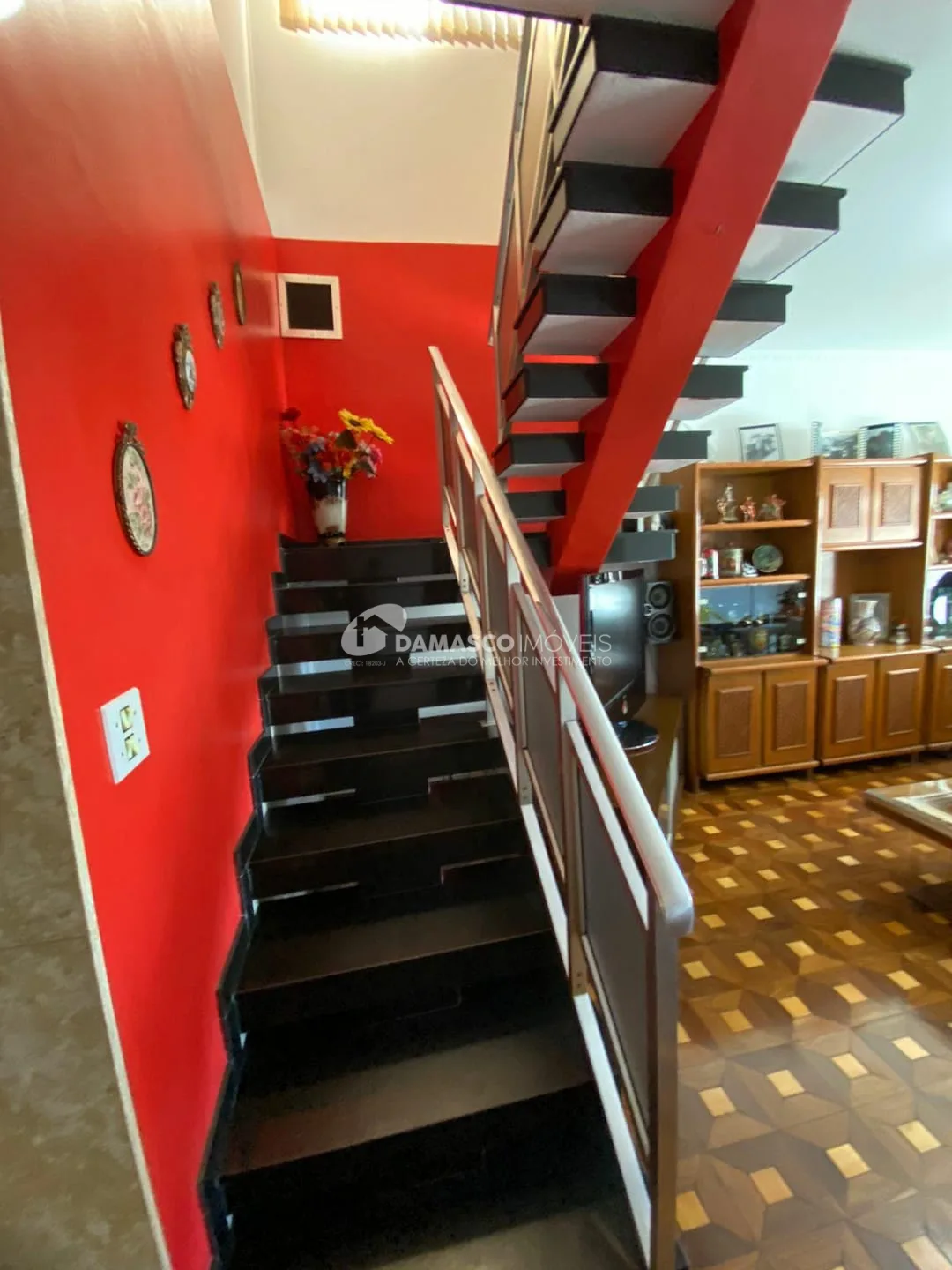 Sobrado à venda 4 Quartos, 1 Suite, 2 Vagas, 310M², Olímpico, São Caetano do Sul - SP