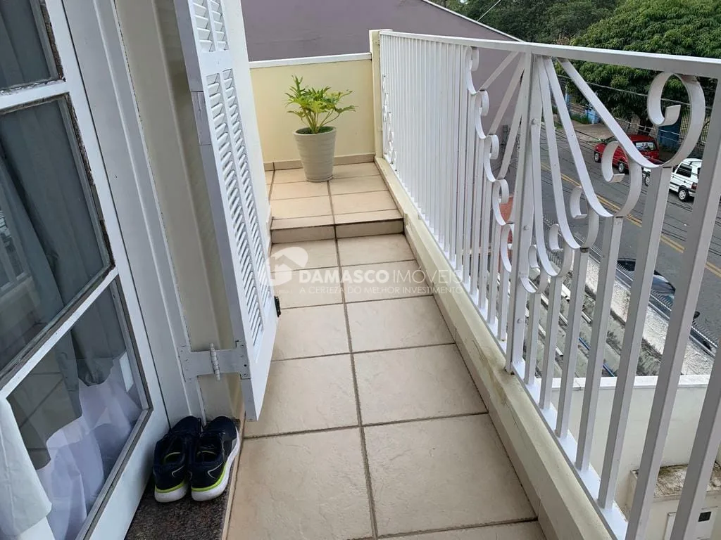 Sobrado à venda 3 Quartos, 1 Suite, 4 Vagas, 220M², Santa Maria, São Caetano do Sul - SP