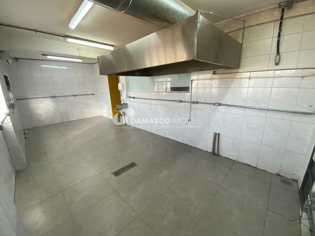 Sobrado comercial com moradia / local ótimo na Av. Presidente Kennedy - SCSul