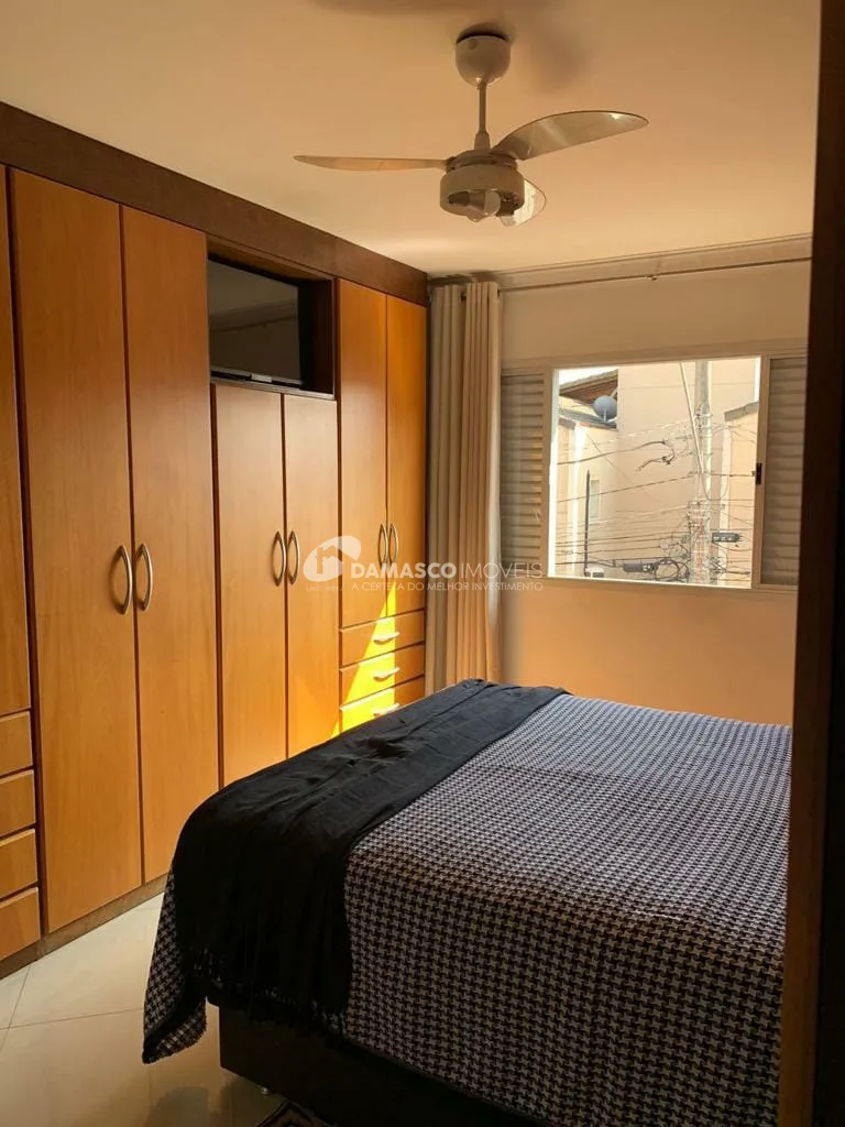 Sobrado à venda 3 Quartos, 1 Suite, 4 Vagas, 383M², Cerâmica, São Caetano do Sul - SP
