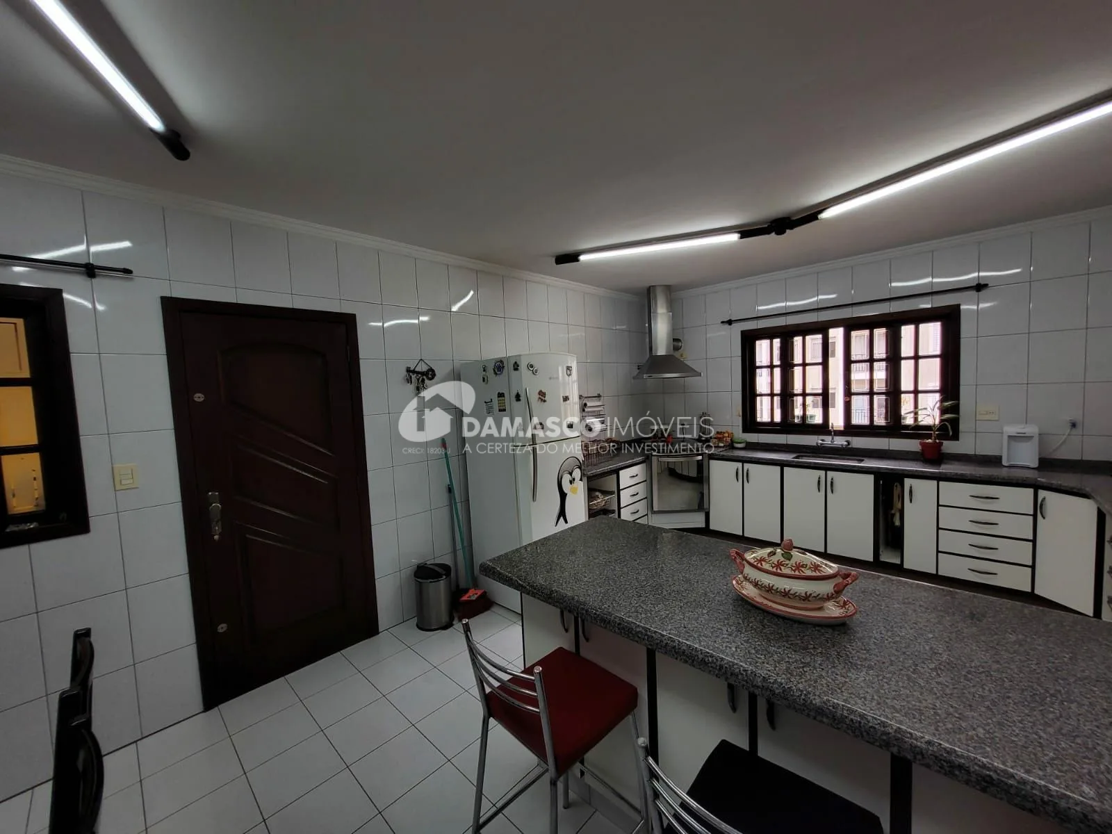 Sobrado à venda 3 Quartos, 1 Suite, 5 Vagas, 297M², Sítio da Figueira, São Paulo - SP