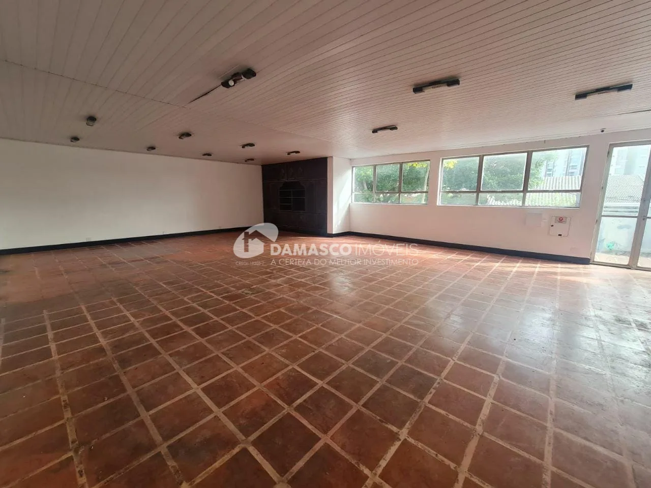 Sobrado para Locação 3 Quartos, 1 Suite, 4 Vagas, 500M², Cerâmica, São Caetano do Sul - SP