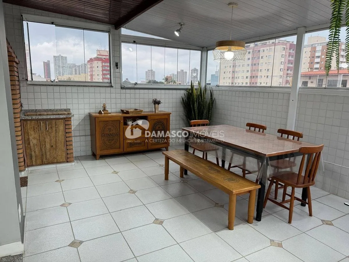 Penthouse, 2 dorm, 1 suíte e sala com sacada