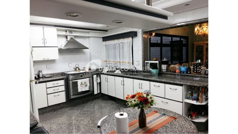 Sobrado à venda 3 Quartos, 3 Suites, 6 Vagas, 600M², Cerâmica, São Caetano do Sul - SP
