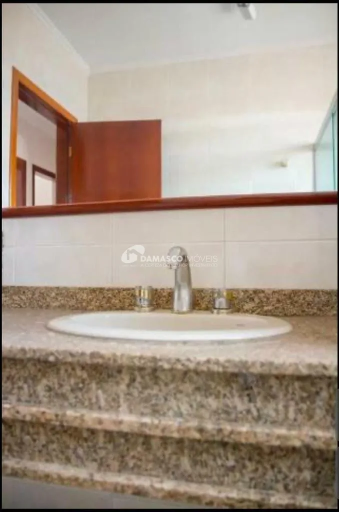 Sobrado à venda 3 Quartos, 4 Vagas, 197 m², Nova Gerty, São Caetano do Sul - SP
