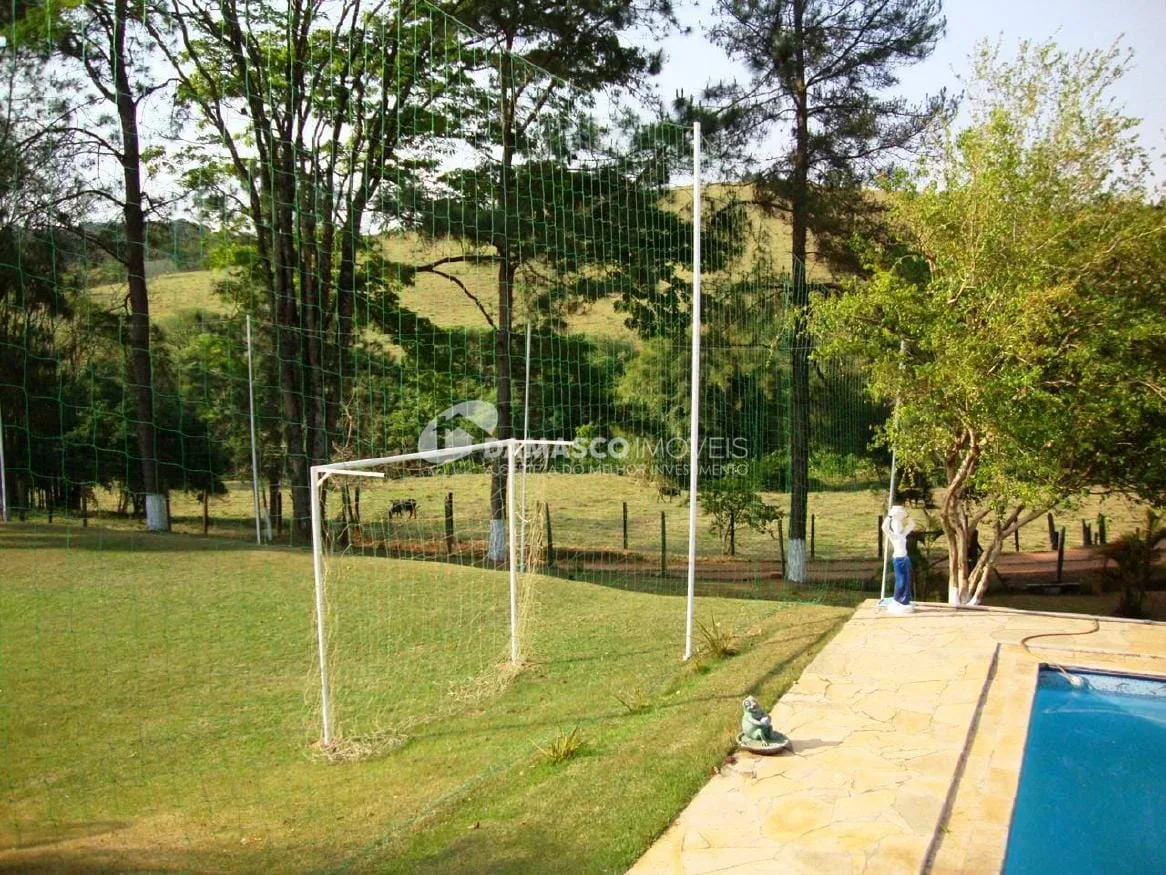 Chácara à venda 6 Quartos, 1 Suite, Bairro Pedras de Ouro, Itatiba - SP