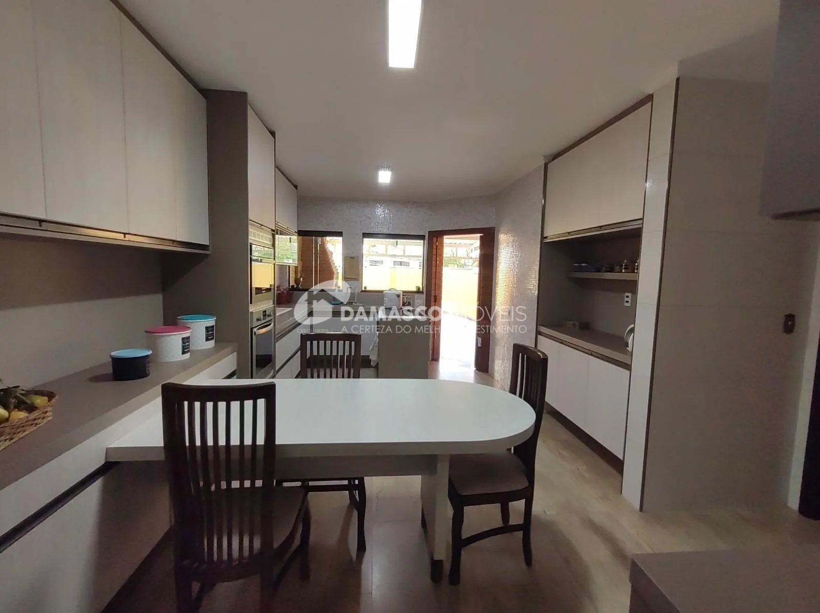 Sobrado à venda 3 Quartos, 1 Suite, 15 Vagas, 296M², Santa Maria, São Caetano do Sul - SP