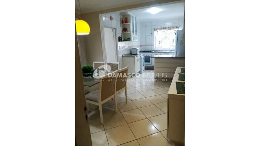 Sobrado à venda 3 Quartos, 1 Suite, 5 Vagas, 226M², Santa Maria, Santo André - SP