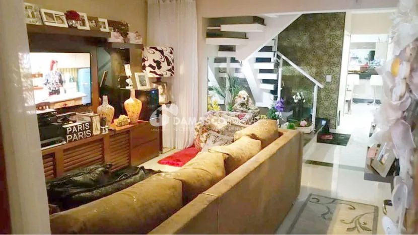 Sobrado à venda 3 Quartos, 3 Suites, 2 Vagas, 170M², Parque das Nações, Santo André - SP