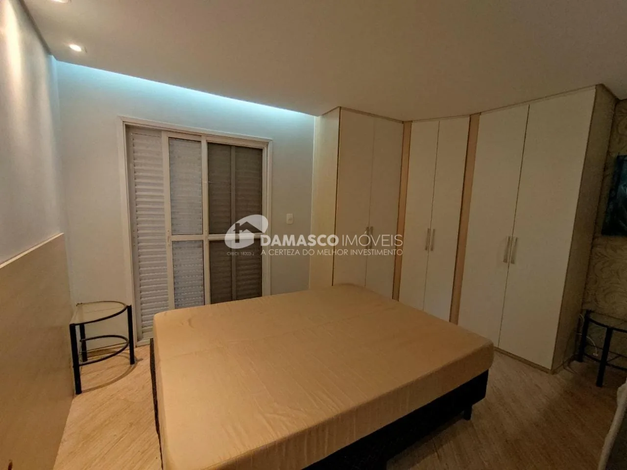 Sobrado à venda 5 Quartos, 4 Suites, 5 Vagas, 252M², Sítio da Figueira, São Paulo - SP