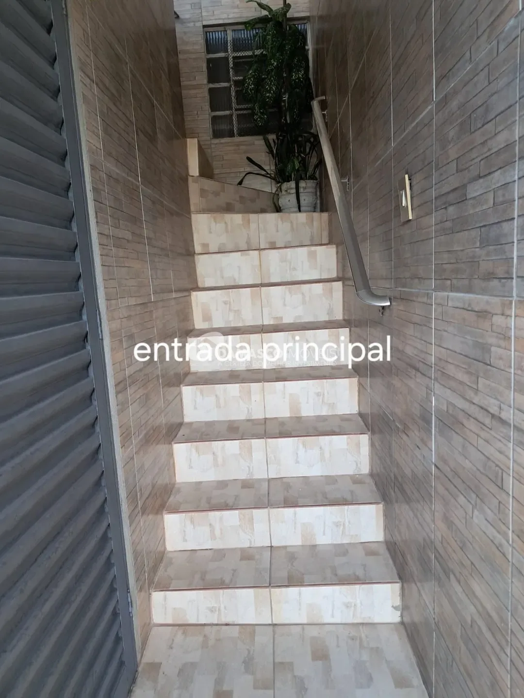 Sobrado à  venda com 178m² de área útil, 2 quartos, 3 vagas, próximo do Complexo Poliesportivo Lauro Gomes, no Bairro Olímpico, em São Caetano do Sul, SP