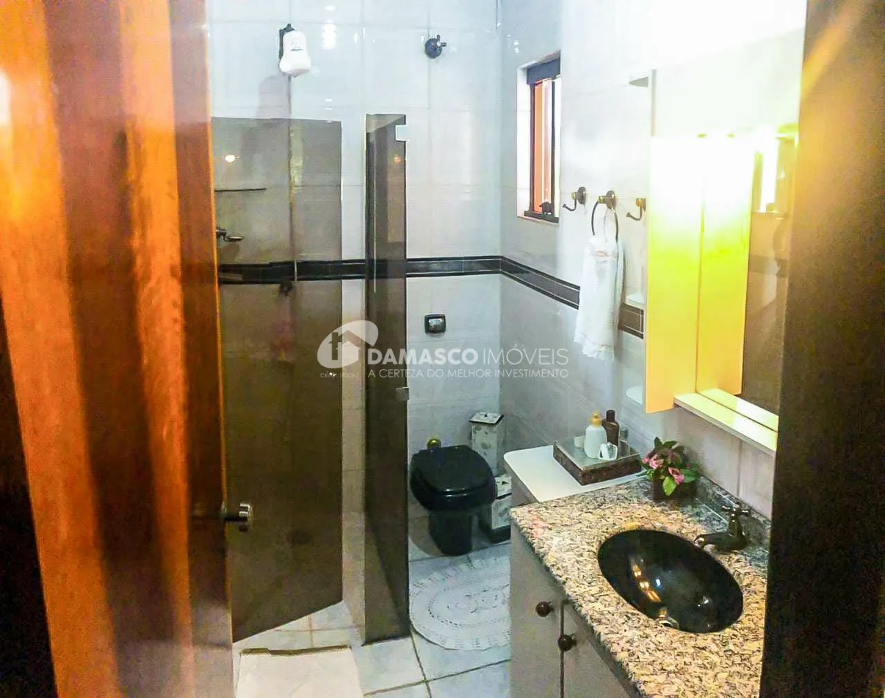 Sobrado à venda 5 Quartos, 2 Suites, 6 Vagas, Vila Sacadura Cabral, Santo André - SP