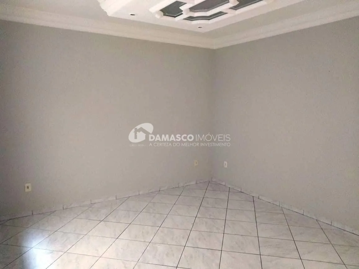 Sobrado à venda 3 Quartos, 3 Suites, 6 Vagas, 325M², Cerâmica, São Caetano do Sul - SP