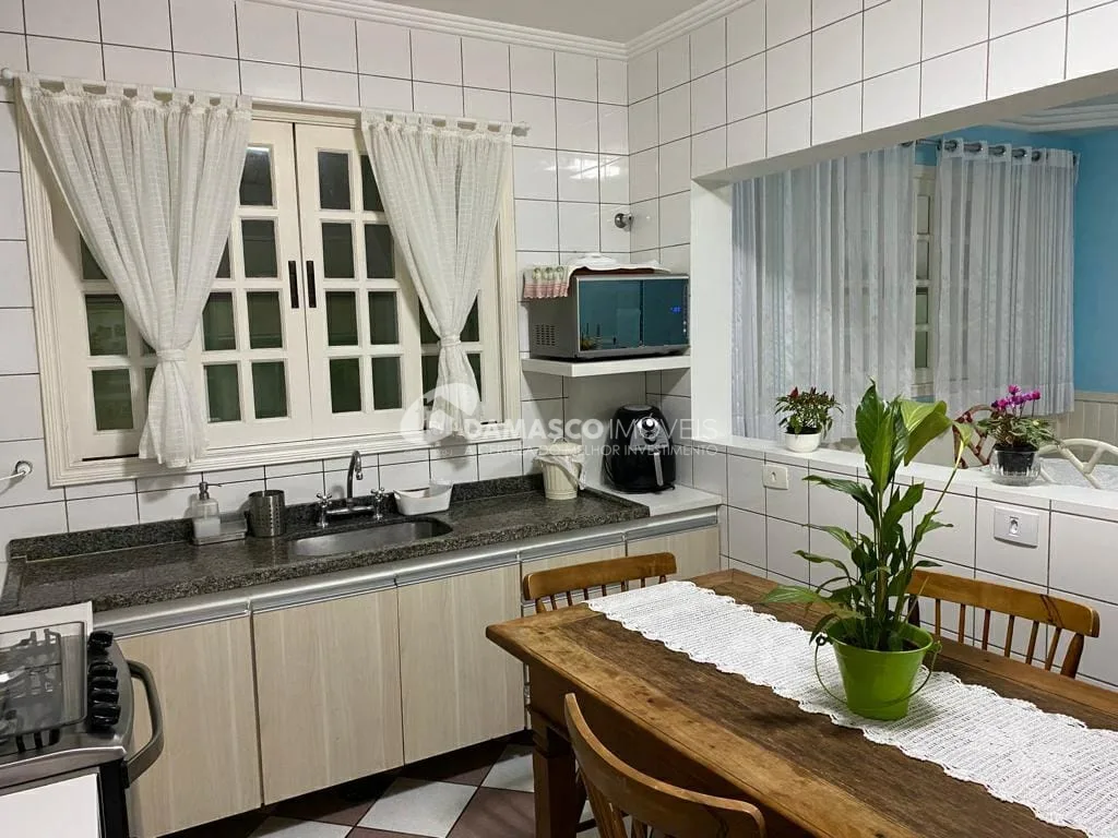 Sobrado à venda 3 Quartos, 1 Suite, 2 Vagas, 180M², Sítio da Figueira, São Paulo - SP