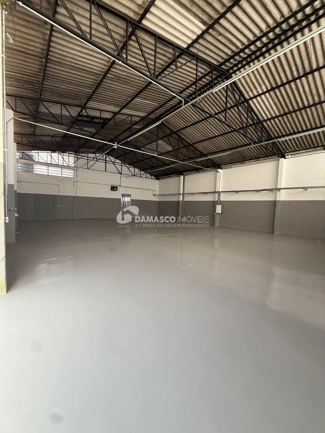 Locação de galpão novo, com 240m2 São Caetano do Sul, SP