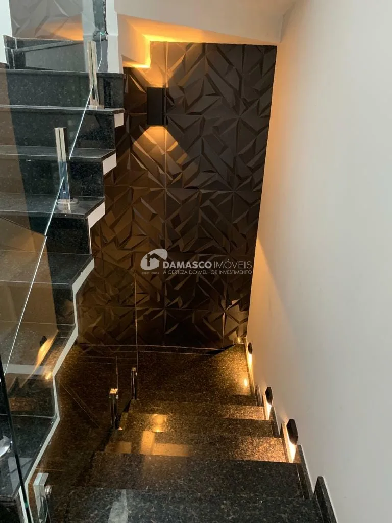 Sobrado à venda 3 Quartos, 1 Suite, 2 Vagas, 120M², Barcelona, São Caetano do Sul - SP
