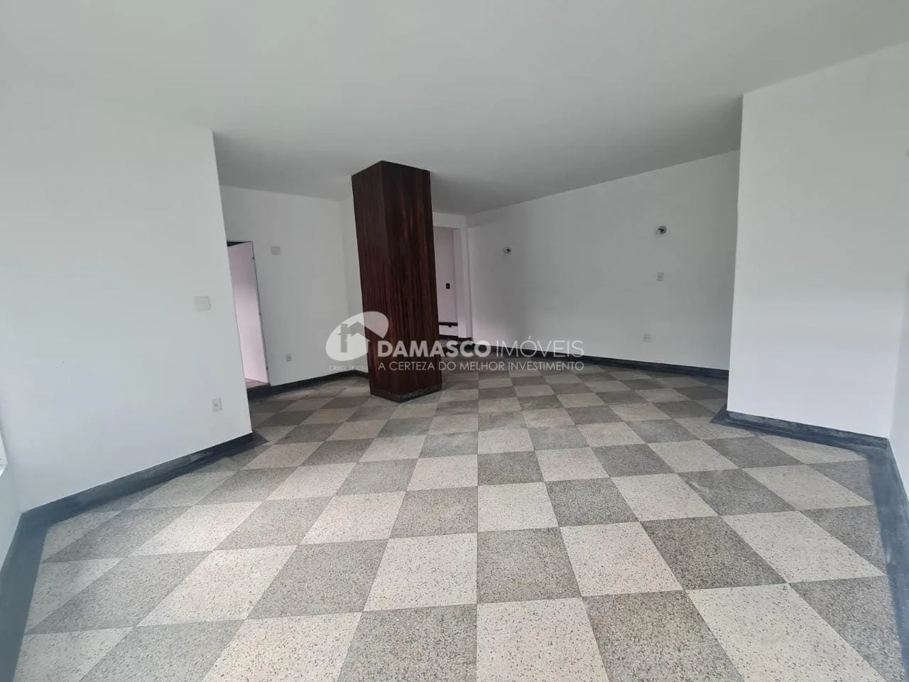 Sobrado para Locação 3 Quartos, 1 Suite, 4 Vagas, 500M², Cerâmica, São Caetano do Sul - SP