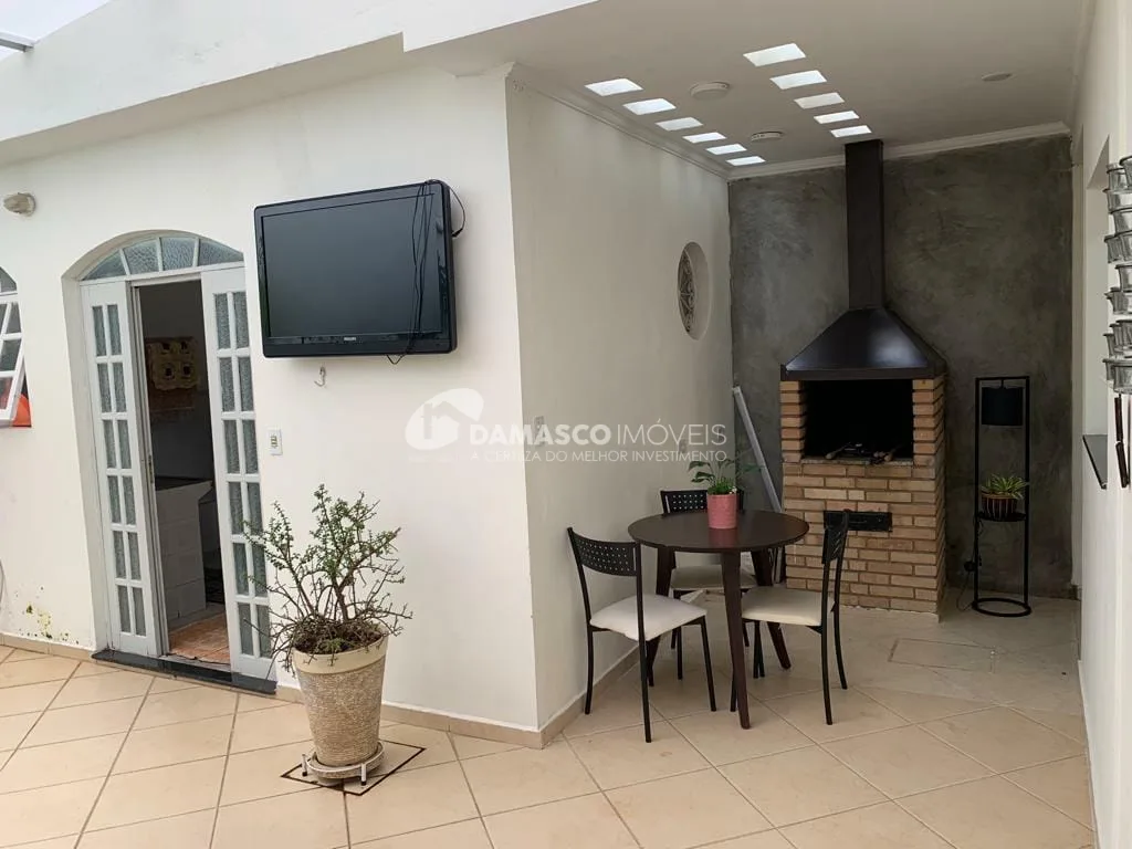Sobrado à venda 3 Quartos, 1 Suite, 4 Vagas, 220M², Santa Maria, São Caetano do Sul - SP