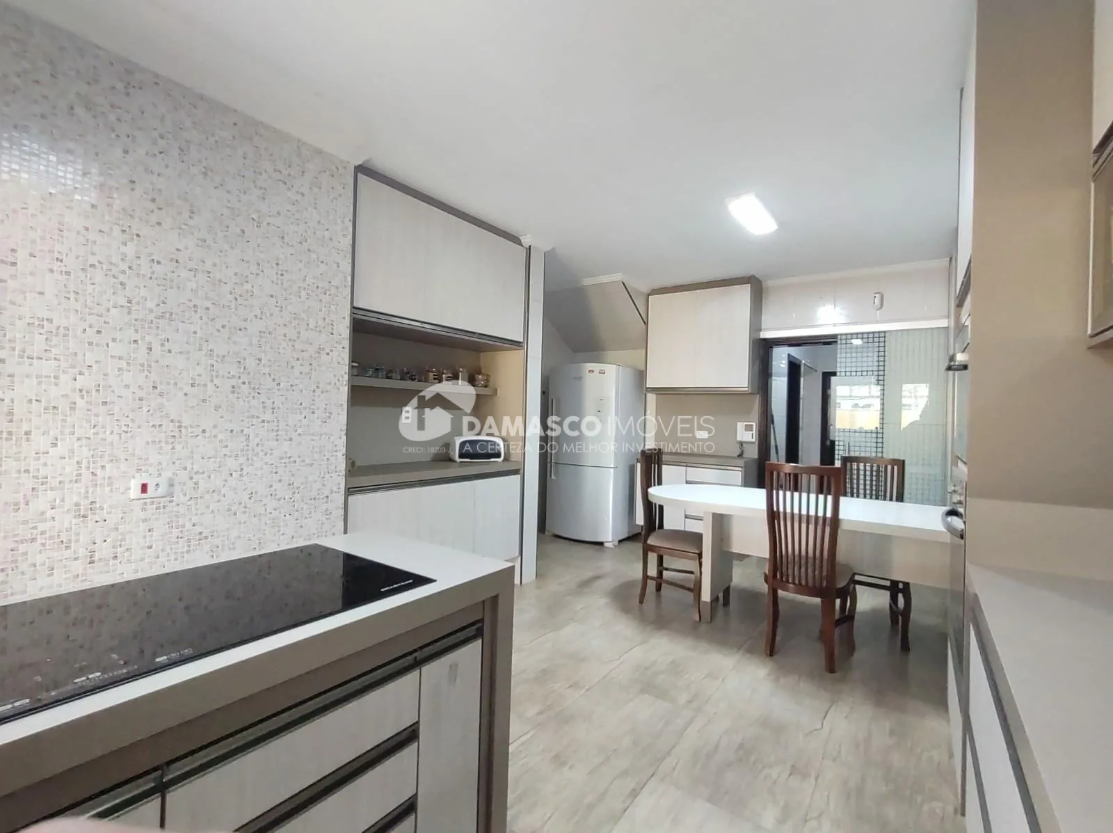 Sobrado à venda 3 Quartos, 1 Suite, 15 Vagas, 296M², Santa Maria, São Caetano do Sul - SP