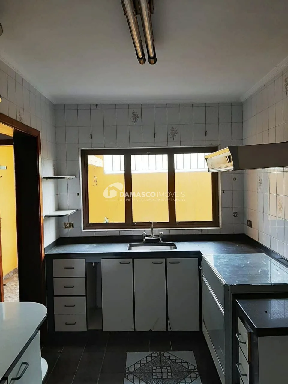Sobrado à venda 4 Quartos, 2 Suites, 6 Vagas, 462M², Santa Teresinha, Santo André - SP
