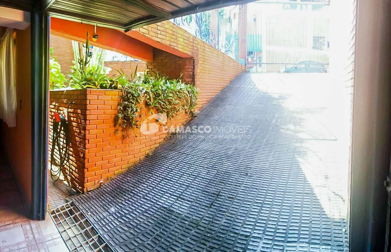 Sobrado à venda 5 Quartos, 2 Suites, 6 Vagas, Vila Sacadura Cabral, Santo André - SP