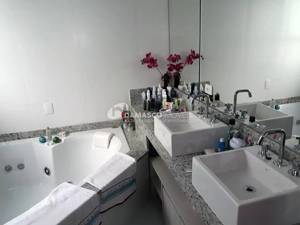 Sobrado à venda 3 Quartos, 3 Suites, 6 Vagas, 306M², Olímpico, São Caetano do Sul - SP