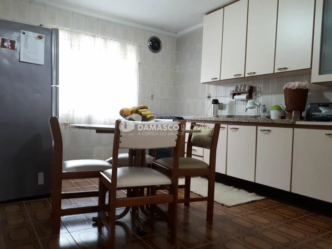Imóvel à venda com 3 casas no terreno , terreno medindo 6 m² x 30 m², área de construção 311M², Nova Gerty, São Caetano do Sul - SP