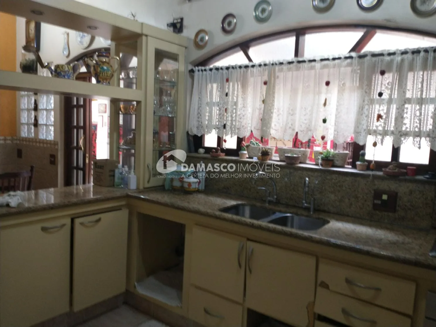 Casa à venda 3 Quartos, 1 Suite, 8 Vagas, 380M², Cerâmica, São Caetano do Sul - SP