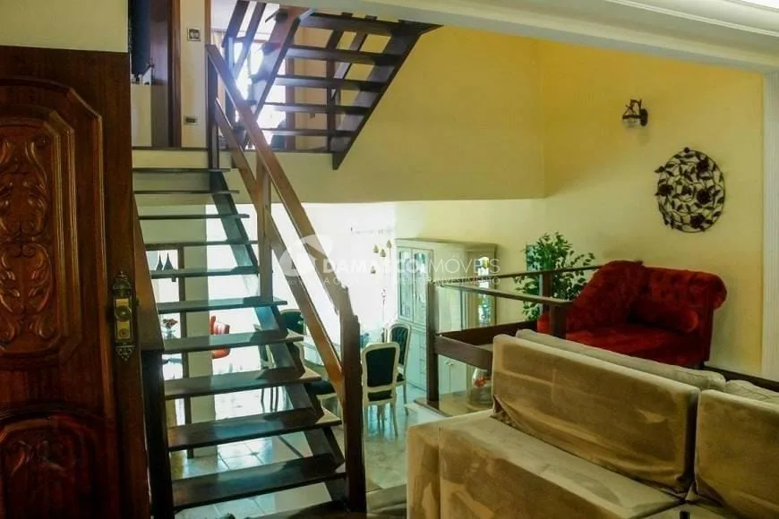 Sobrado à venda 3 Quartos, 1 Suite, 4 Vagas, 292M², Santa Maria, São Caetano do Sul - SP