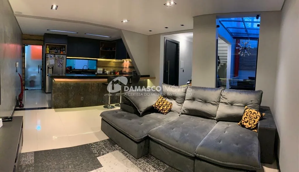 Sobrado à venda 3 Quartos, 1 Suite, 2 Vagas, 120M², Barcelona, São Caetano do Sul - SP