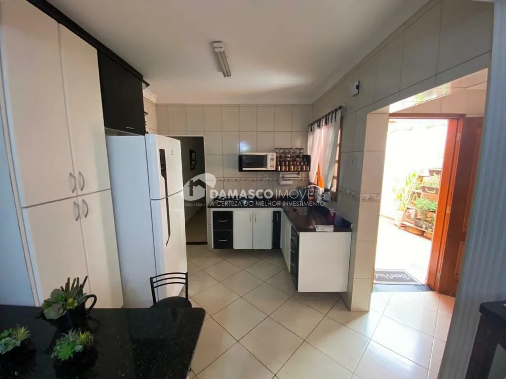 Casa à venda 2 Quartos, 1 Suite, 2 Vagas, 178M², Campestre, Santo André - SP
