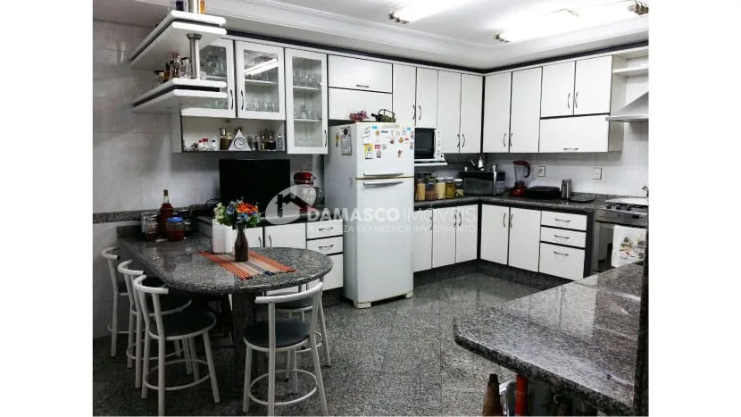 Sobrado à venda 3 Quartos, 3 Suites, 6 Vagas, 600M², Cerâmica, São Caetano do Sul - SP