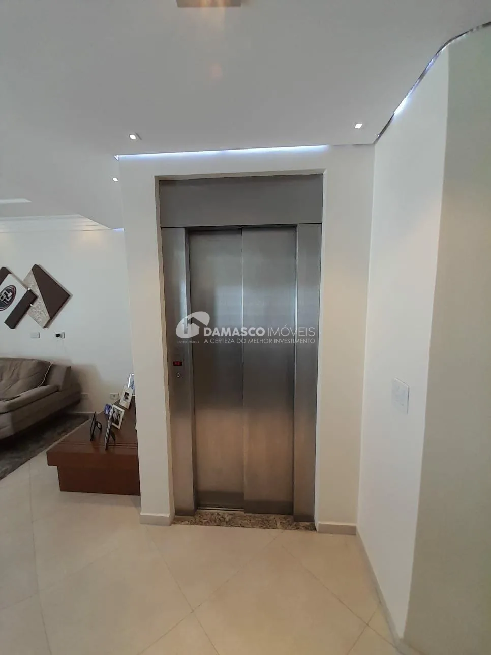 Sobrado à venda 4 Quartos, 4 Suites, 5 Vagas, 381M², Olímpico, São Caetano do Sul - SP