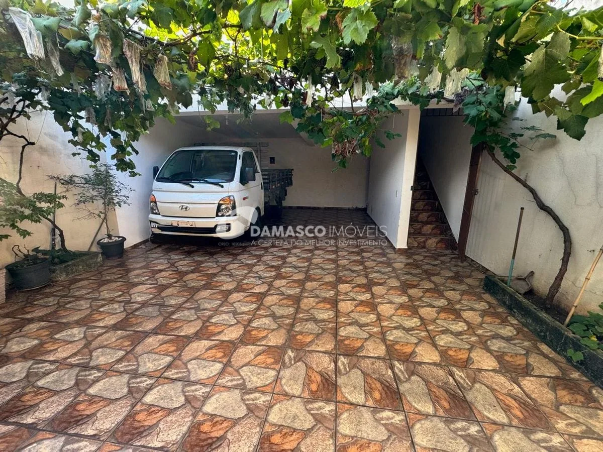 Casa Assobradada no bairro Olímpico