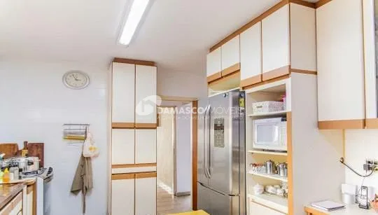 Sobrado à venda 4 Quartos, 4 Suites, 8 Vagas, Jardim, Santo André - SP