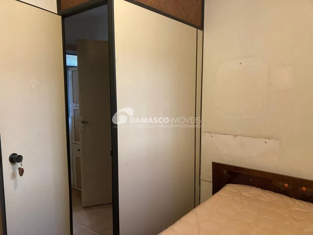 Casa à venda 3 Quartos, 3 Vagas, 207,4 M²   de terreno e 211m² de area construída, a 30 metros do parque linear  no bairro Olímpico, São Caetano do Sul - SP