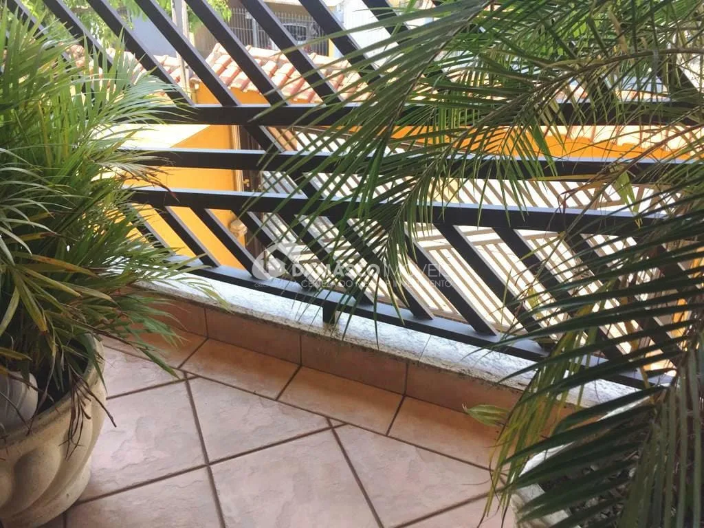 Sobrado para Venda 4 Quartos, 1 Suite, 4 Vagas, Nova Gerty, São Caetano do Sul - SP
