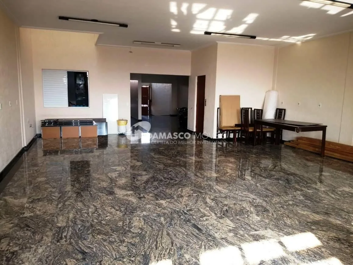 Sobrado à venda 3 Quartos, 1 Suite, 16 Vagas, 572M², Nova Gerty, São Caetano do Sul - SP