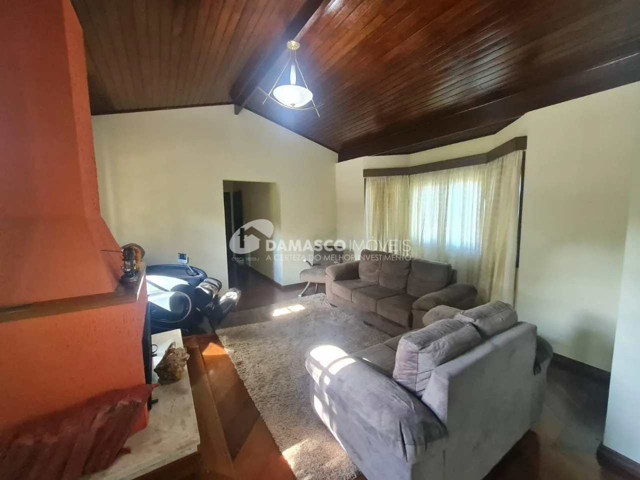 Casa à venda 3 Quartos, 3 Suites, 450M², Avenida Estrutural Leste, Ibiúna - SP