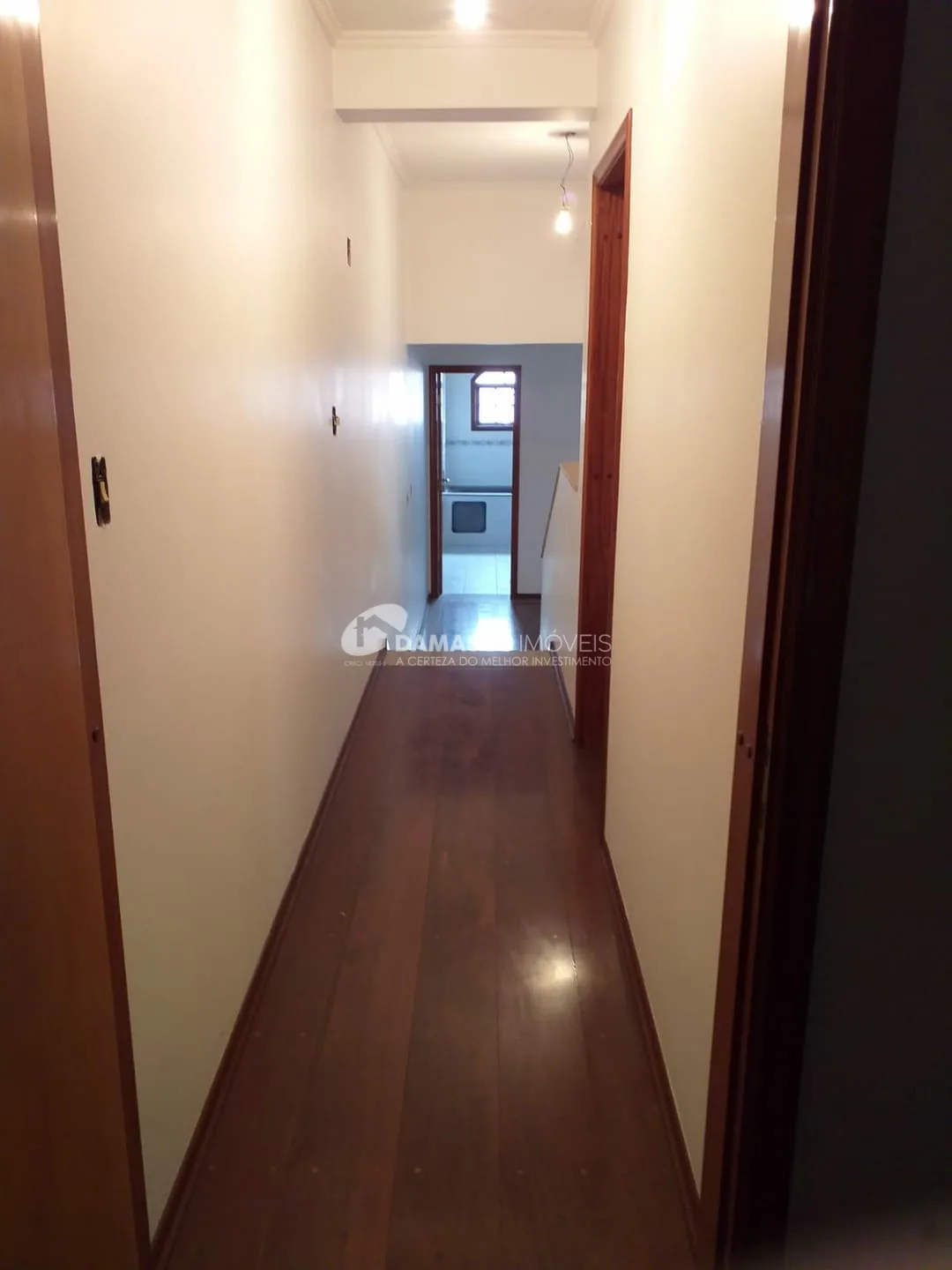 Sobrado à venda 3 Quartos, 1 Suite, 4 Vagas, 250M², Olímpico, São Caetano do Sul - SP
